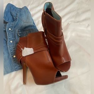 NWOB Miranda Lambert Shooties/Open Toe Booties, Size 7M.